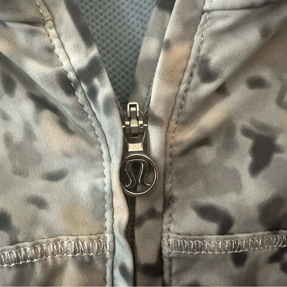 Lululemon Lightened Up Pullover Ambient Grey